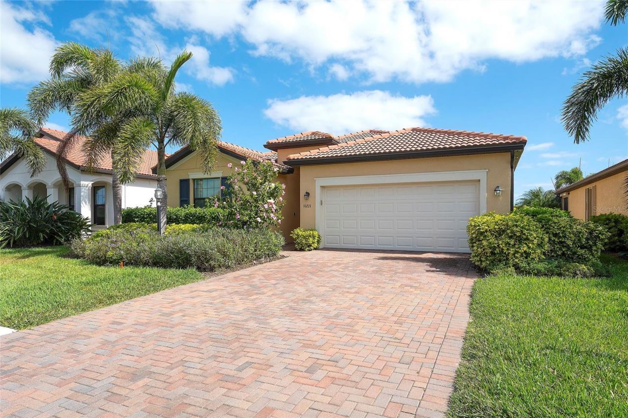 10221 Loch Lomond Drive, Bradenton, FL 34211 Photo