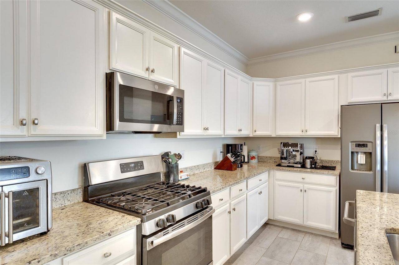 10221 Loch Lomond Drive, Bradenton, FL 34211 Photo