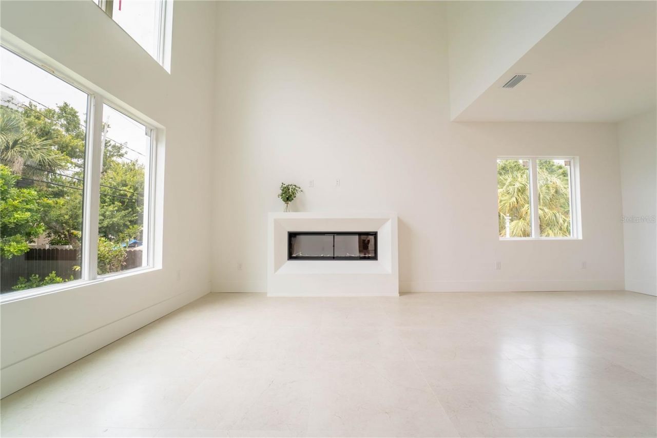 4414 W Lawn Avenue, Tampa, FL 33611 Photo