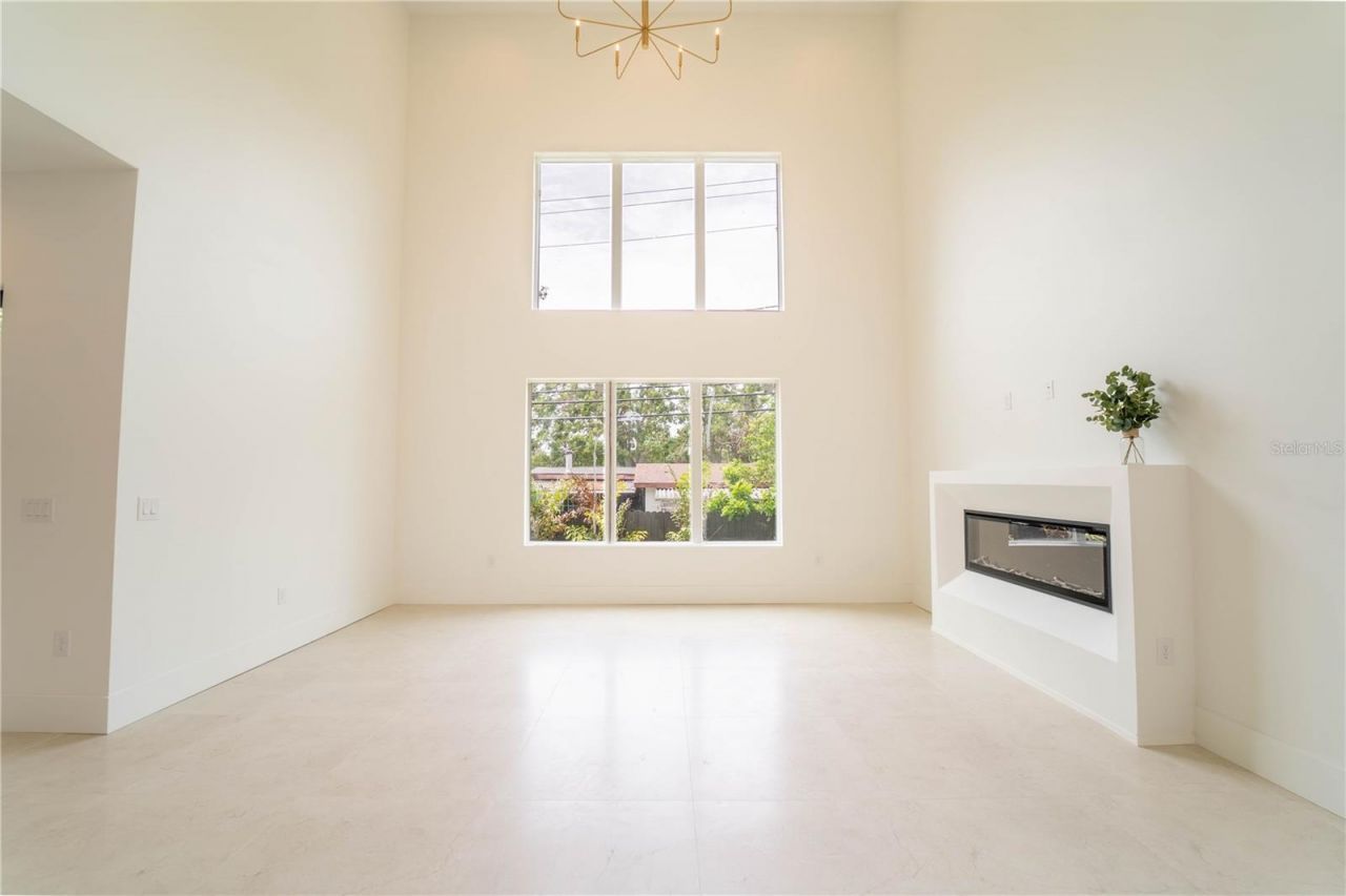4414 W Lawn Avenue, Tampa, FL 33611 Photo