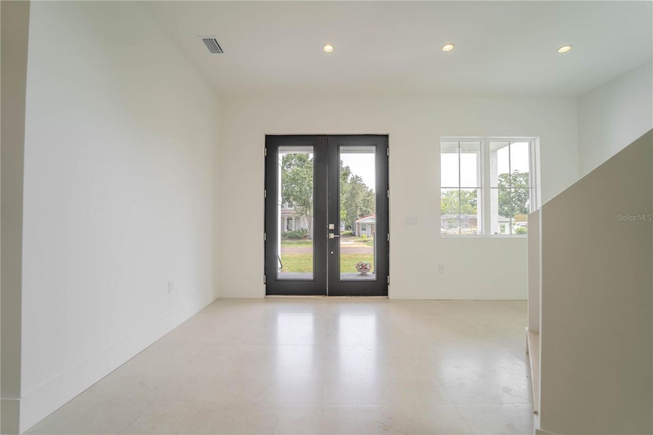 4414 W Lawn Avenue, Tampa, FL 33611 Photo