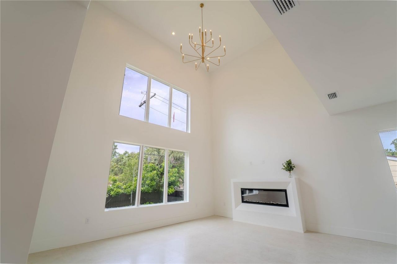 4414 W Lawn Avenue, Tampa, FL 33611 Photo