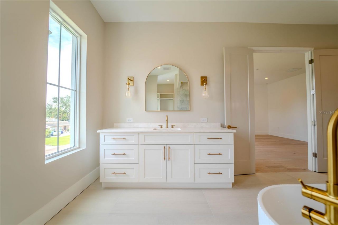 4414 W Lawn Avenue, Tampa, FL 33611 Photo