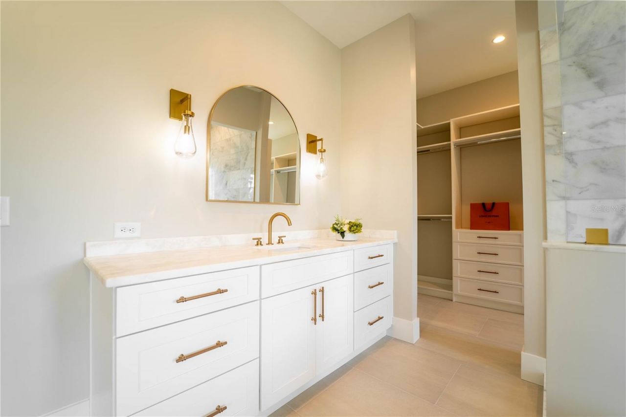 4414 W Lawn Avenue, Tampa, FL 33611 Photo