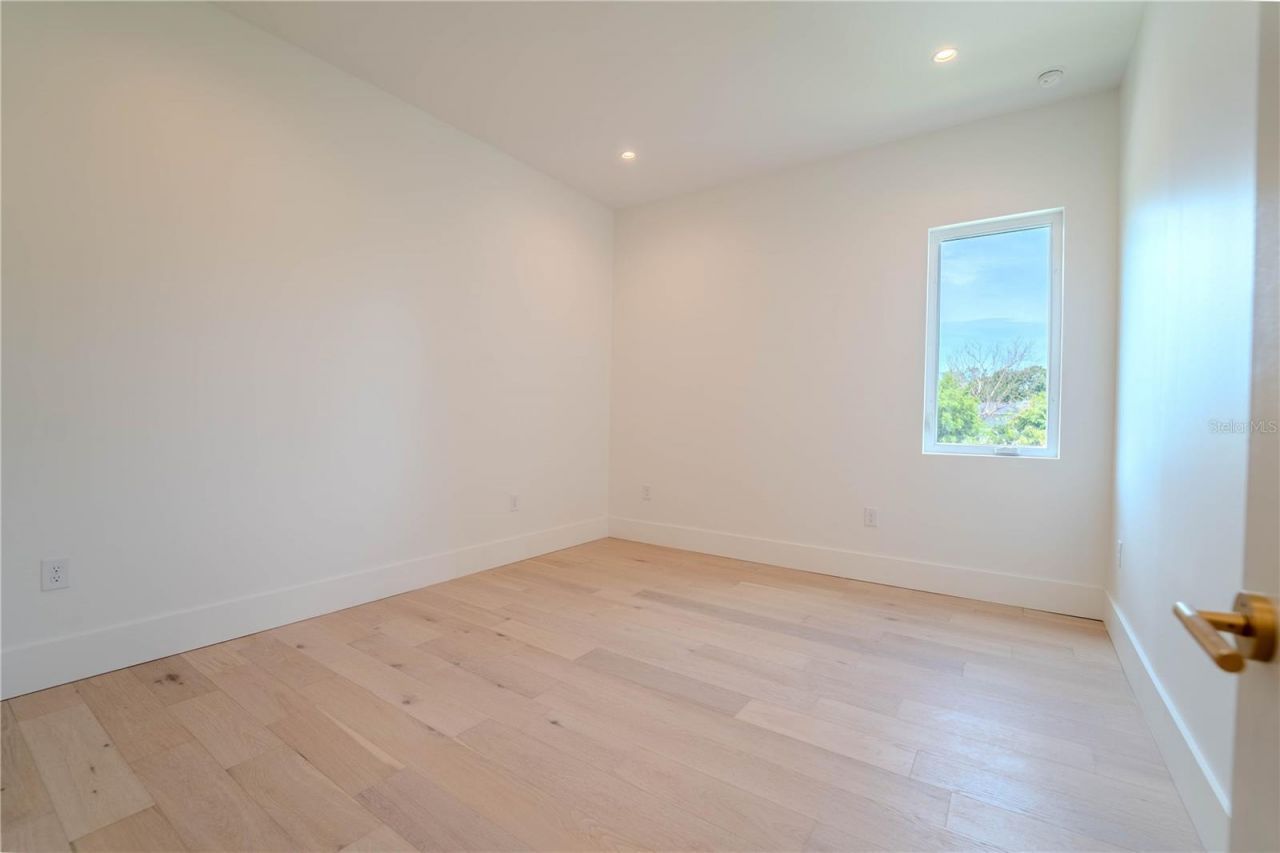4414 W Lawn Avenue, Tampa, FL 33611 Photo