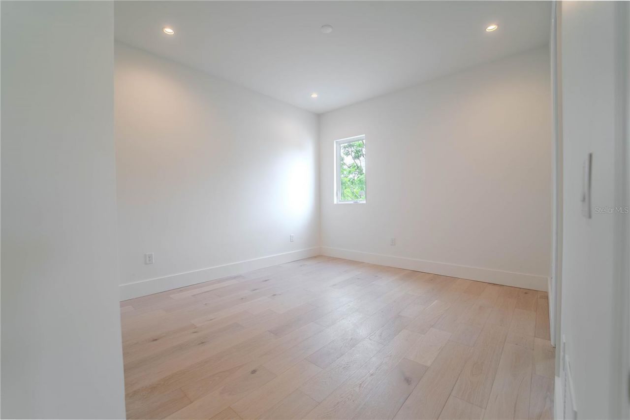 4414 W Lawn Avenue, Tampa, FL 33611 Photo