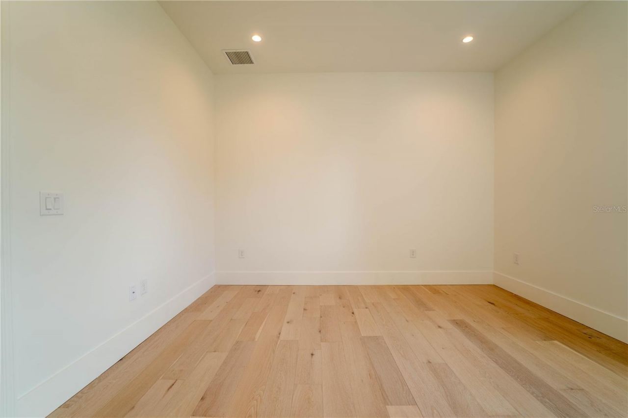 4414 W Lawn Avenue, Tampa, FL 33611 Photo