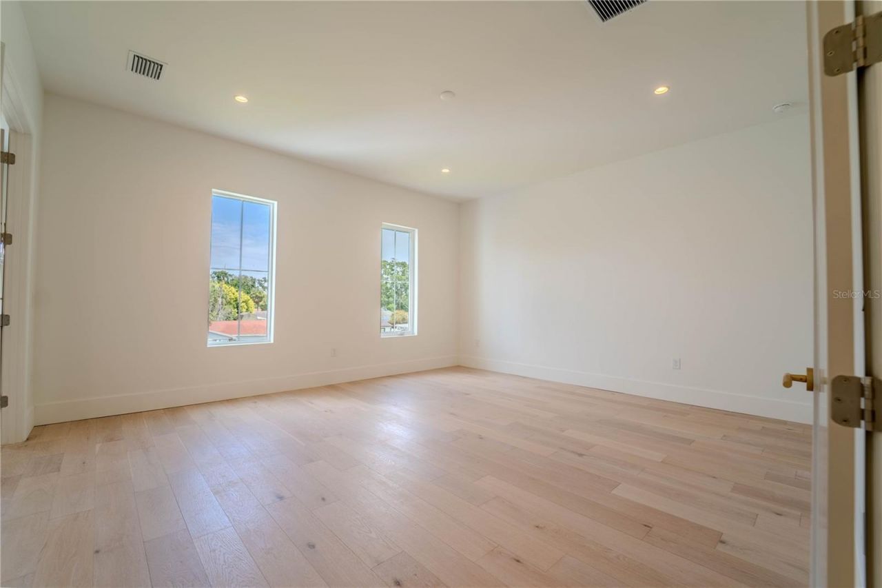 4414 W Lawn Avenue, Tampa, FL 33611 Photo