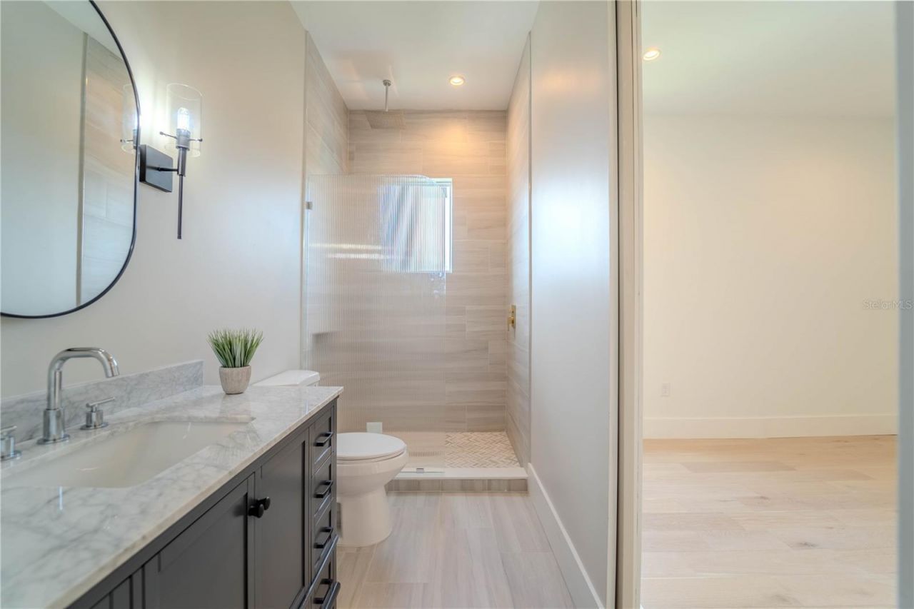 4414 W Lawn Avenue, Tampa, FL 33611 Photo