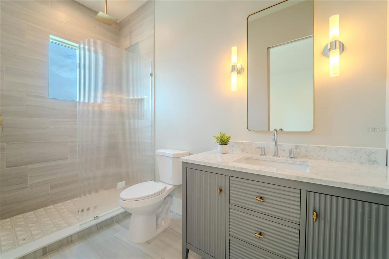4414 W Lawn Avenue, Tampa, FL 33611 Photo