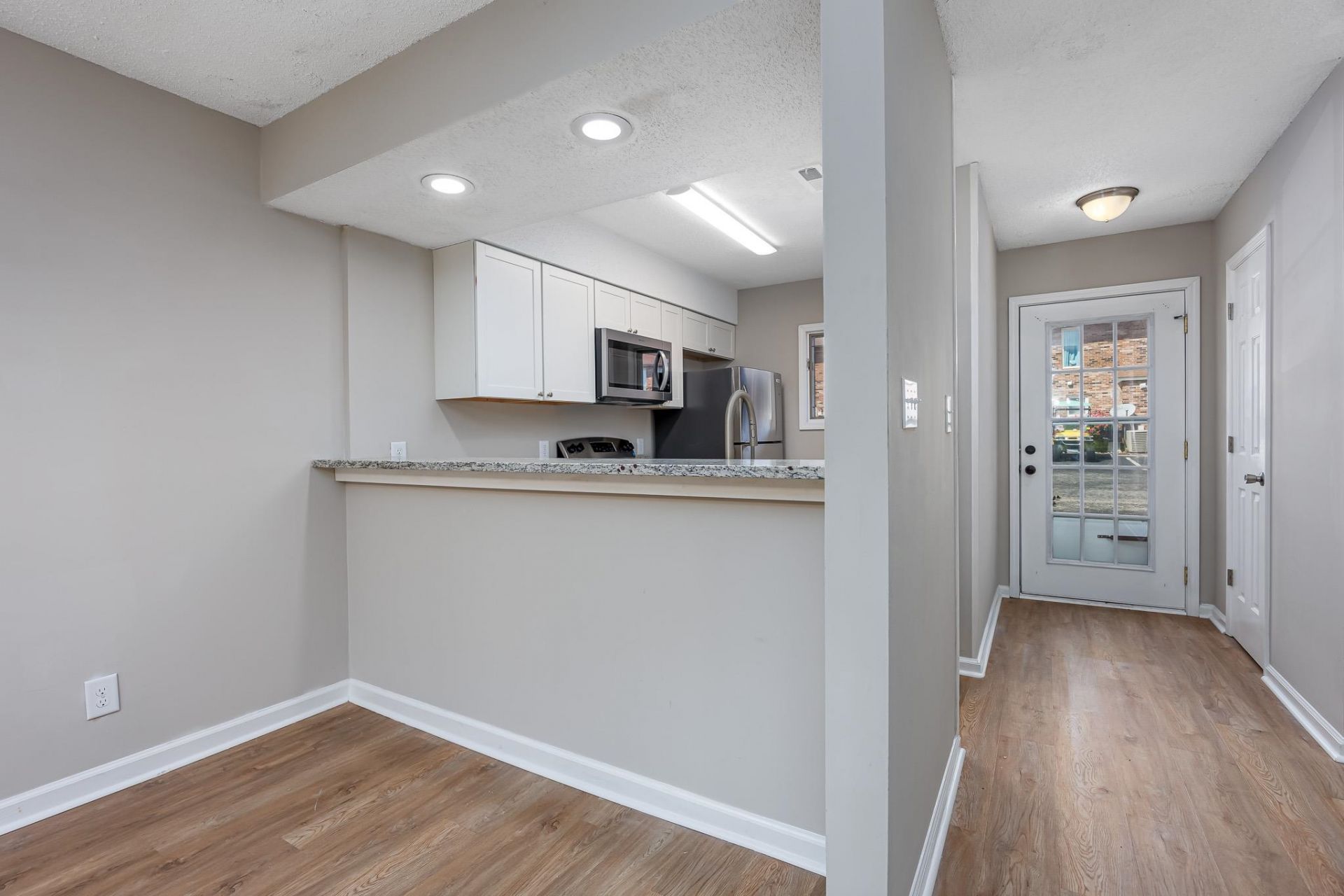 409 Garden Dr. Photo 11