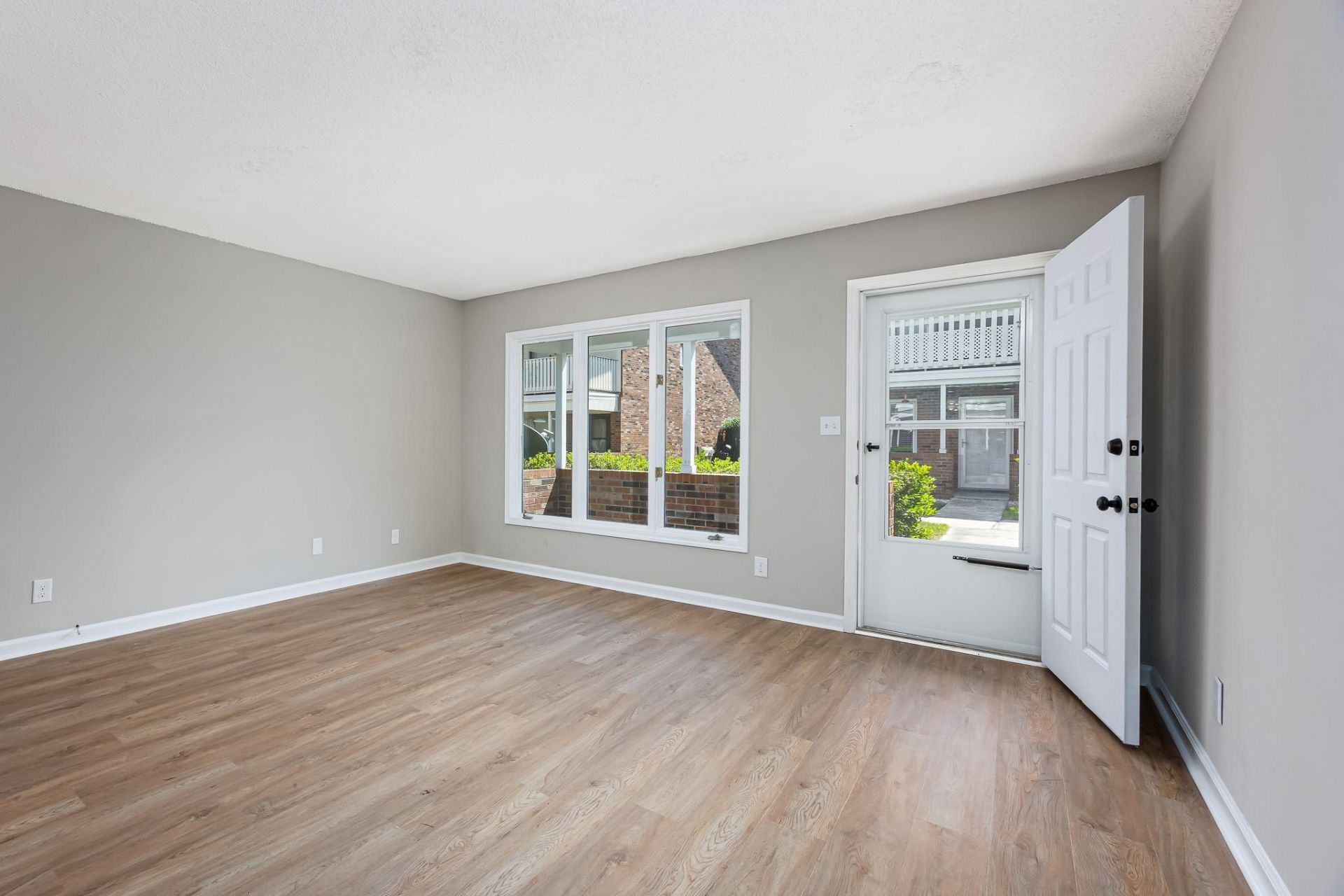 409 Garden Dr. Photo 6