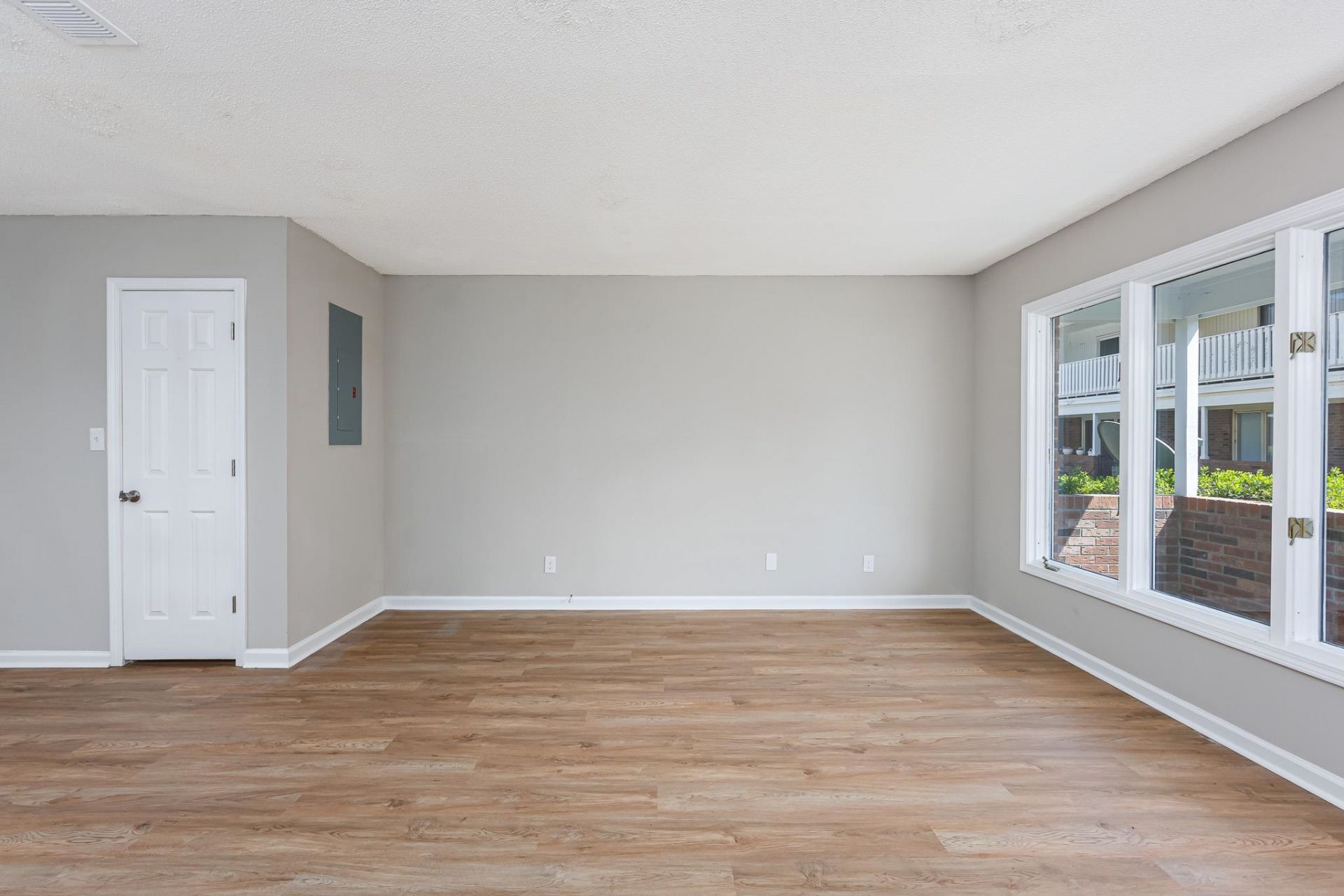 409 Garden Dr. Photo 7