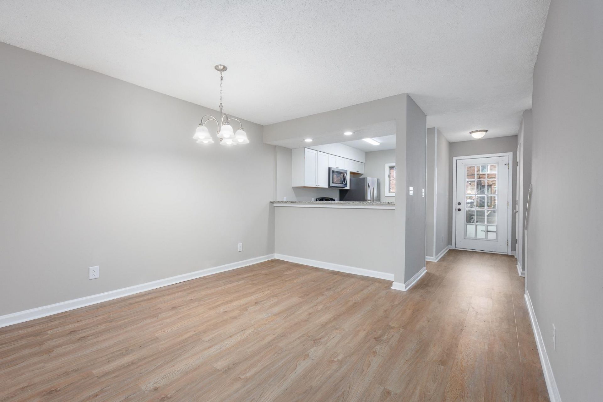 409 Garden Dr. Photo 8