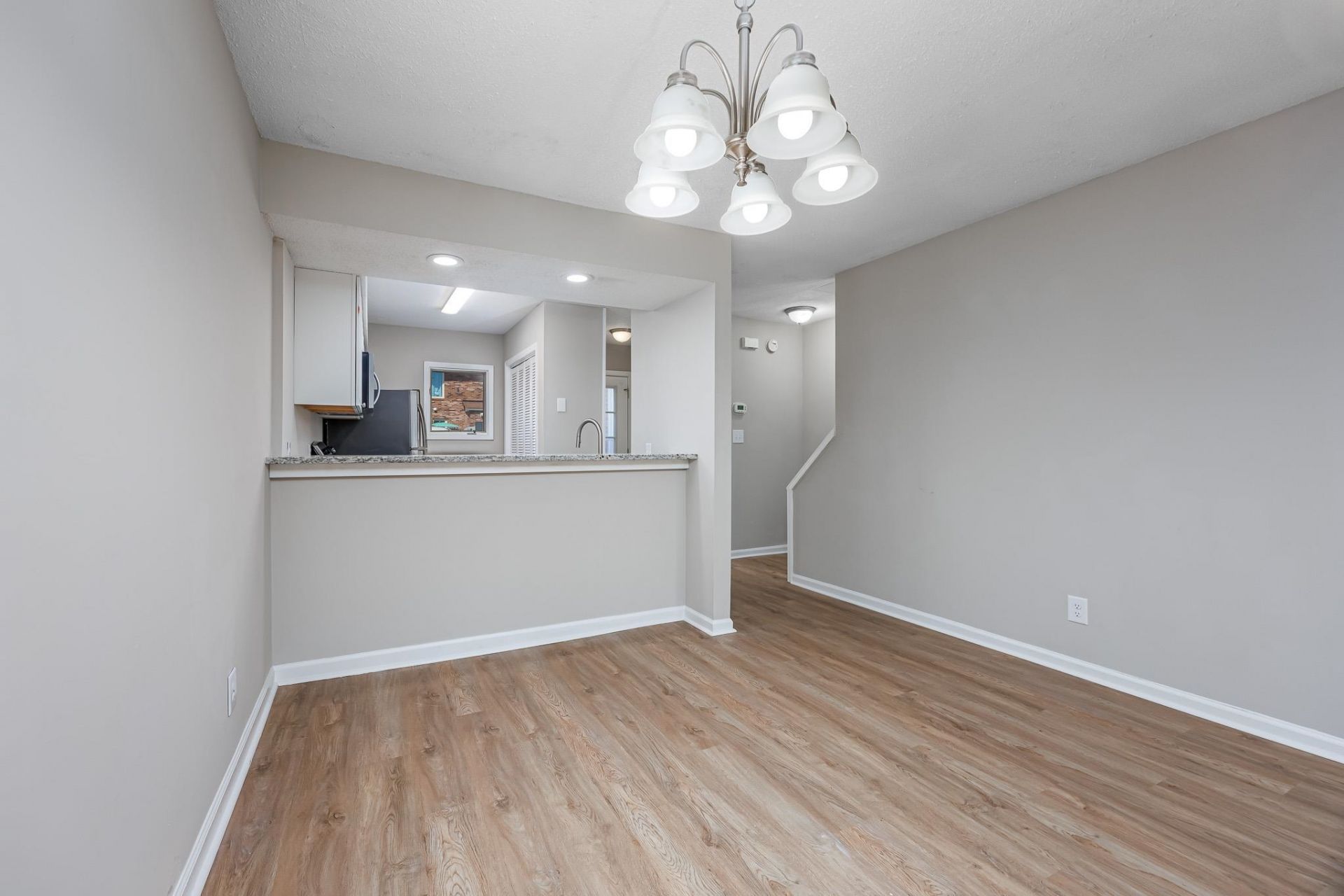 409 Garden Dr. Photo 9