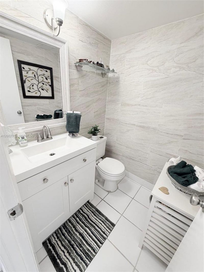 3040 Holiday Springs Blvd, Unit 110, Margate, FL 33063 Photo