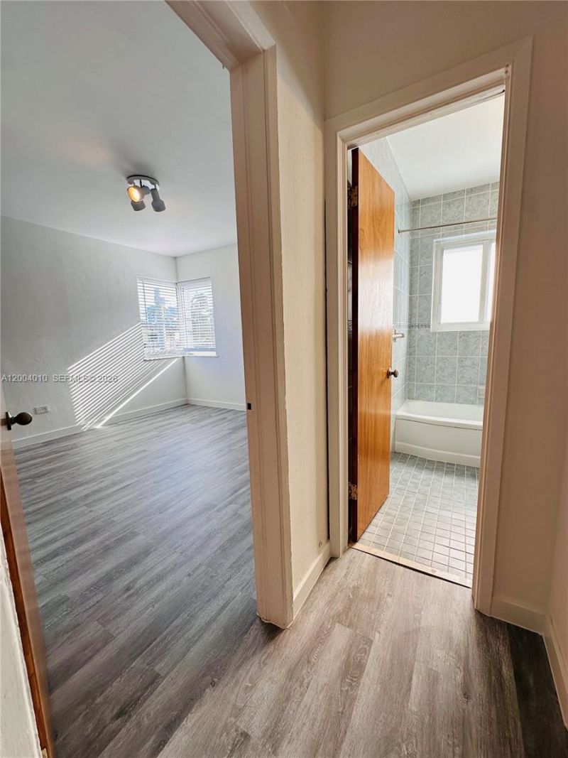2045 Calais Dr , Unit 3, Miami Beach, FL 33141 Photo