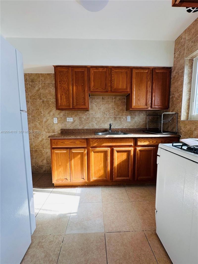 2045 Calais Dr , Unit 3, Miami Beach, FL 33141 Photo