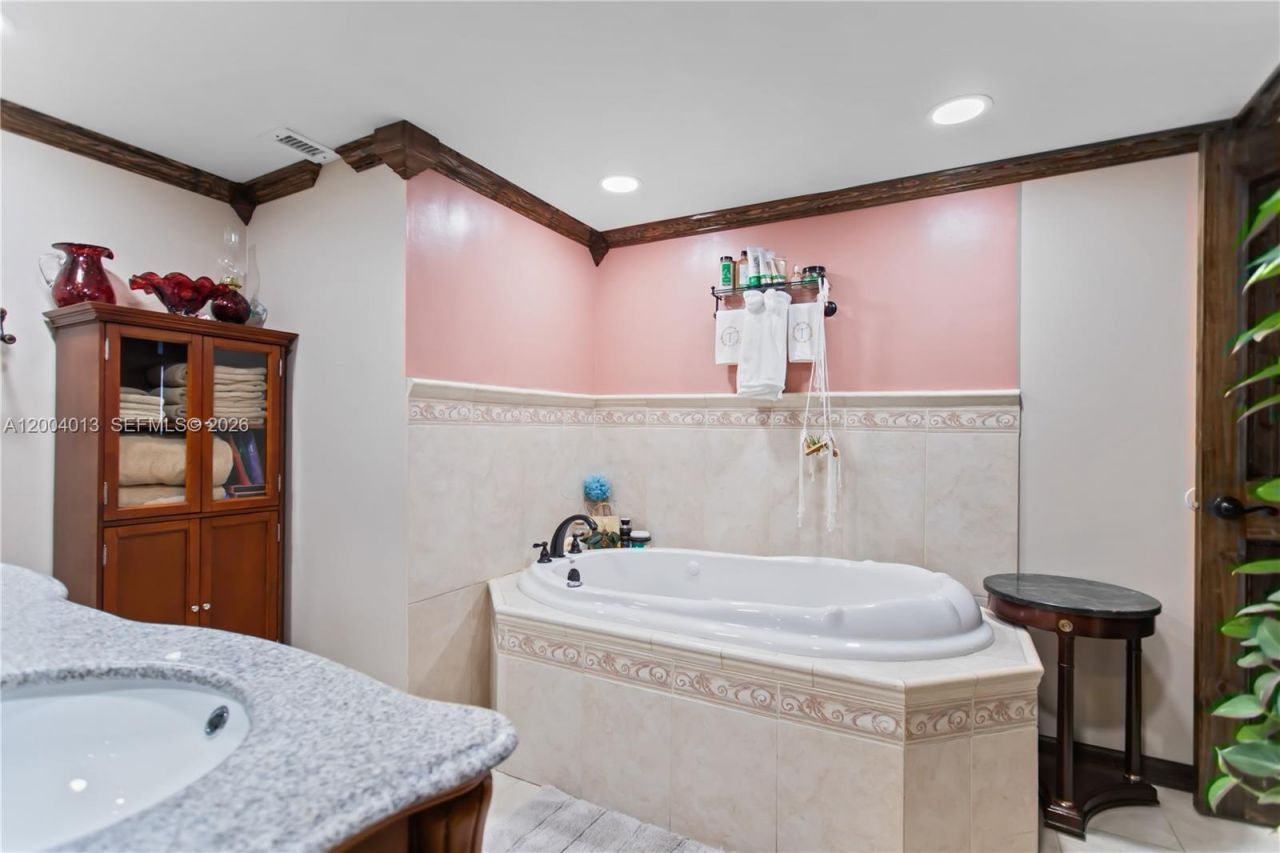 1500 S Ocean Dr, Unit 2G, Hollywood, FL 33019 Photo