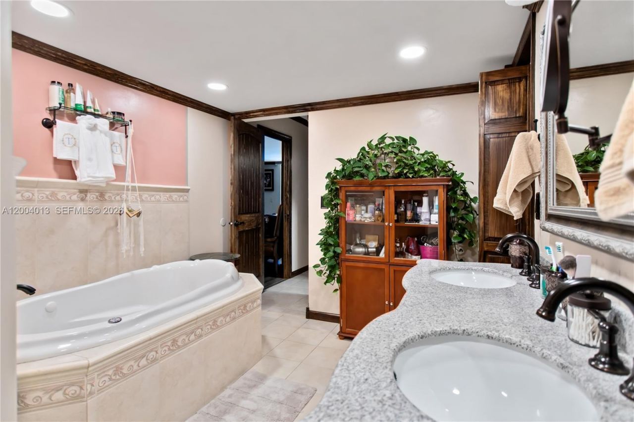 1500 S Ocean Dr, Unit 2G, Hollywood, FL 33019 Photo