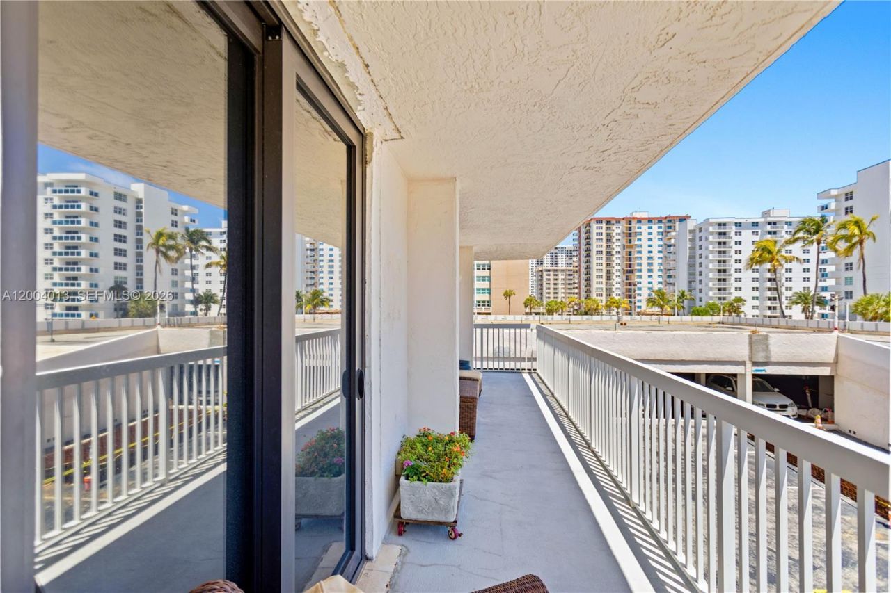 1500 S Ocean Dr, Unit 2G, Hollywood, FL 33019 Photo