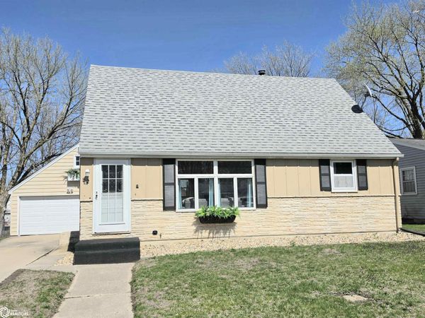 82 Sunny Circle, Mason City, IA 50401