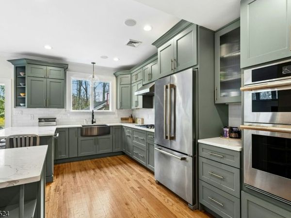 24 Windsor Pl, Cranford, NJ 07016