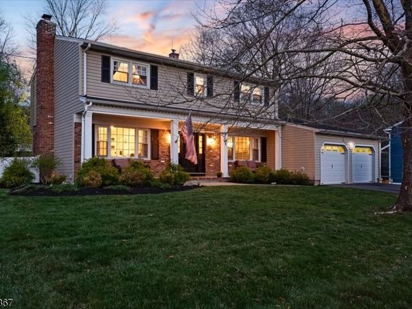 25 Jay St, Roxbury, NJ 07876