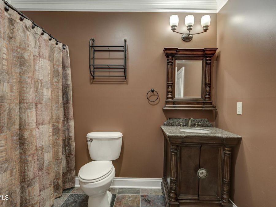 Property Image 101