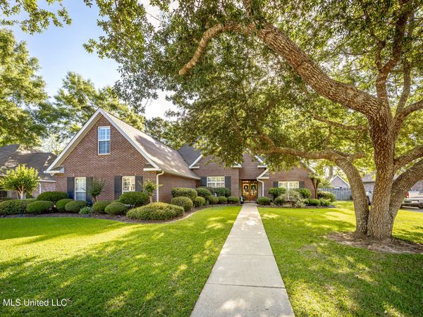 812 Canebrake Drive, Ocean Springs, MS 39564