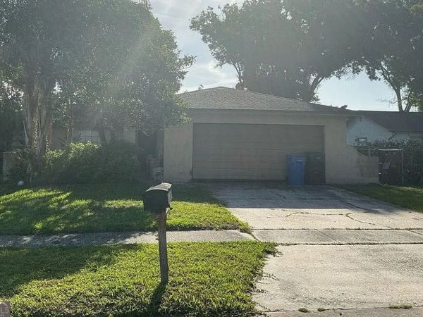 917 Winchester Court, Brandon, FL 33510