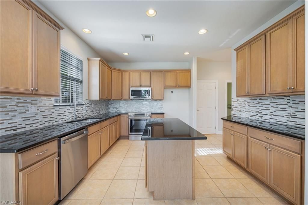 12823 Carrington Cir, Unit 4, Naples, FL 34105 Photo