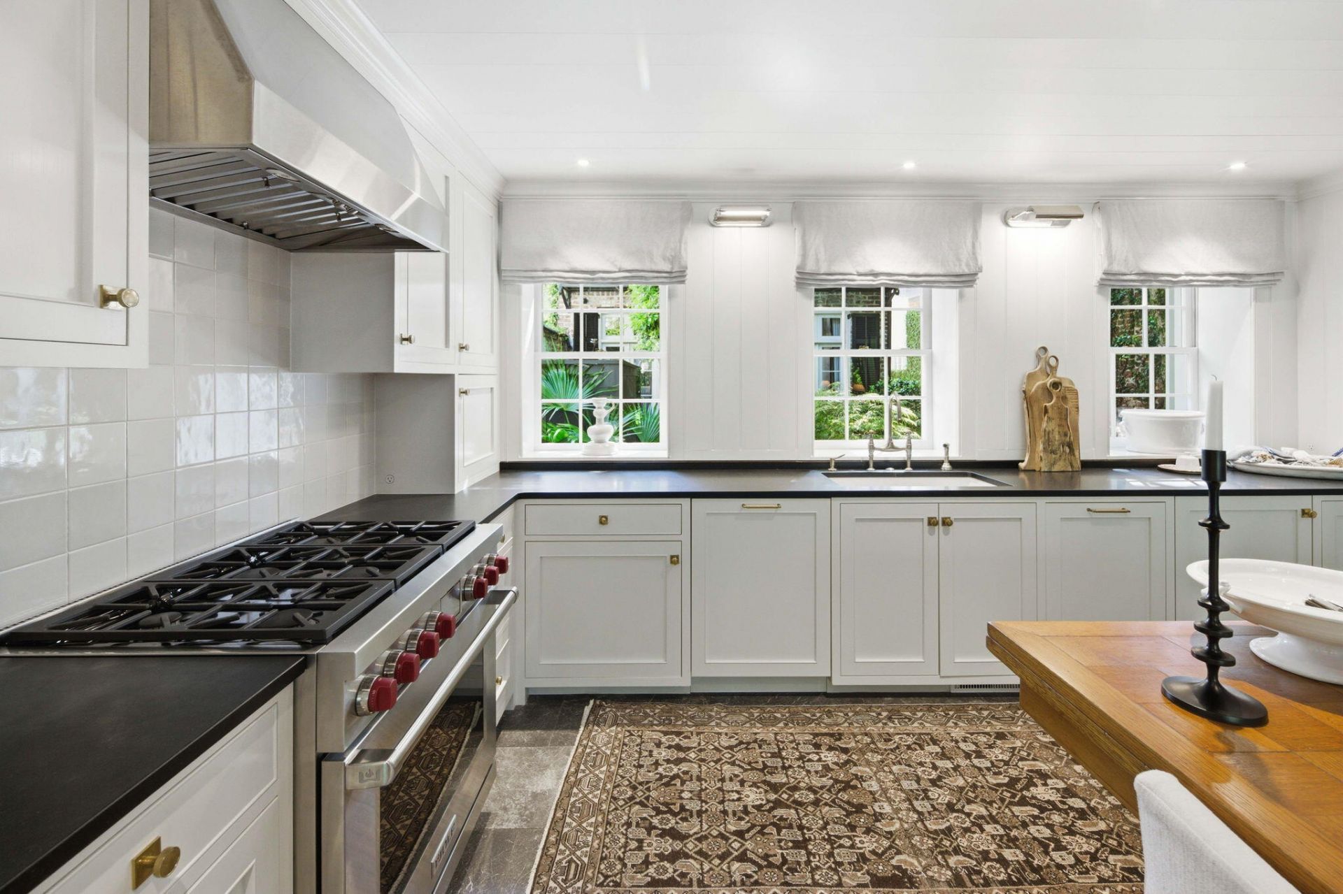 77 King Street Photo 11