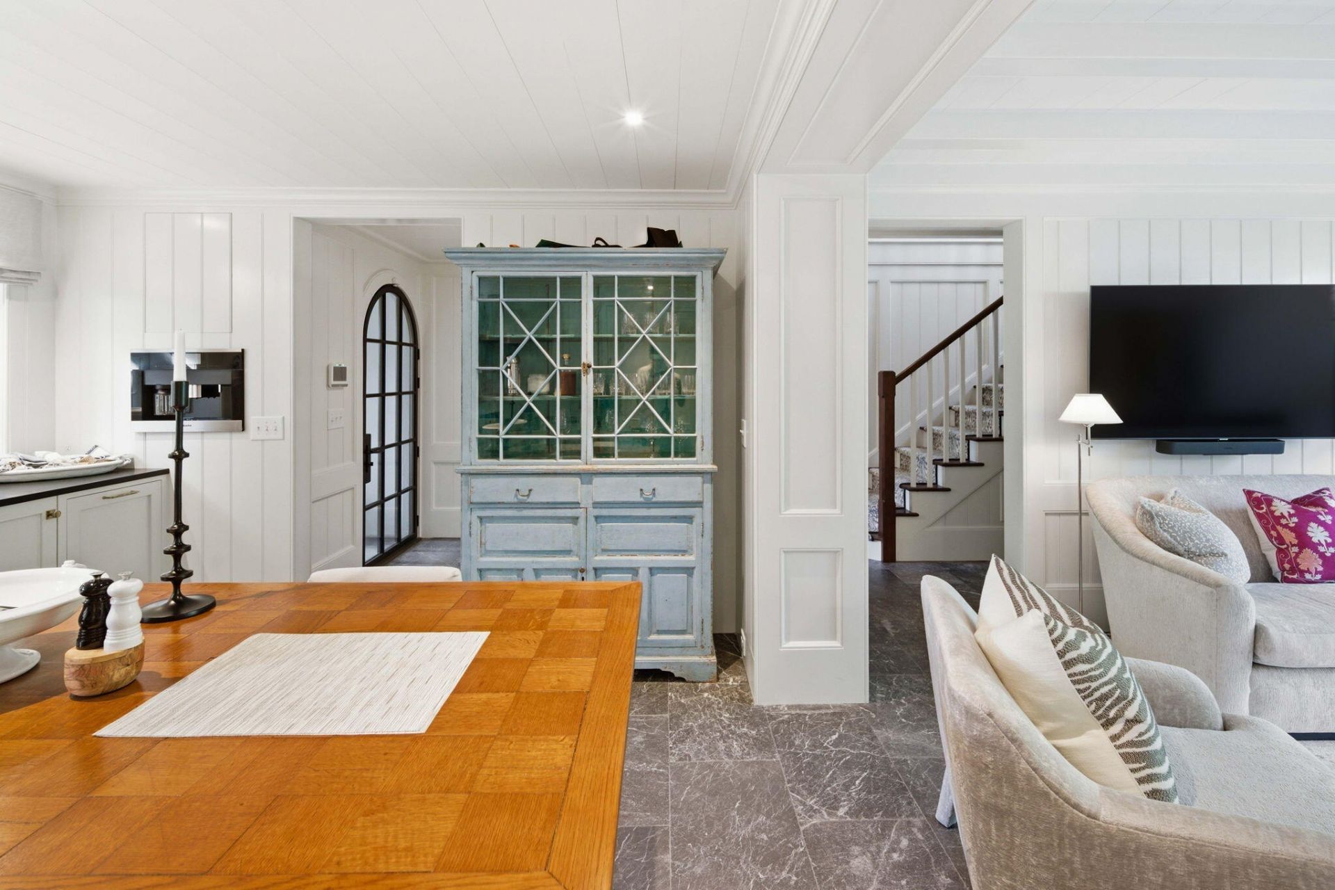 77 King Street Photo 12