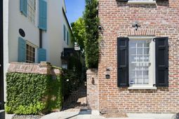 77 King Street photo 4