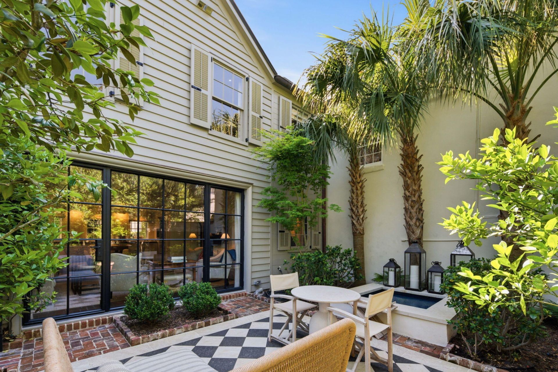 77 King Street Photo 21