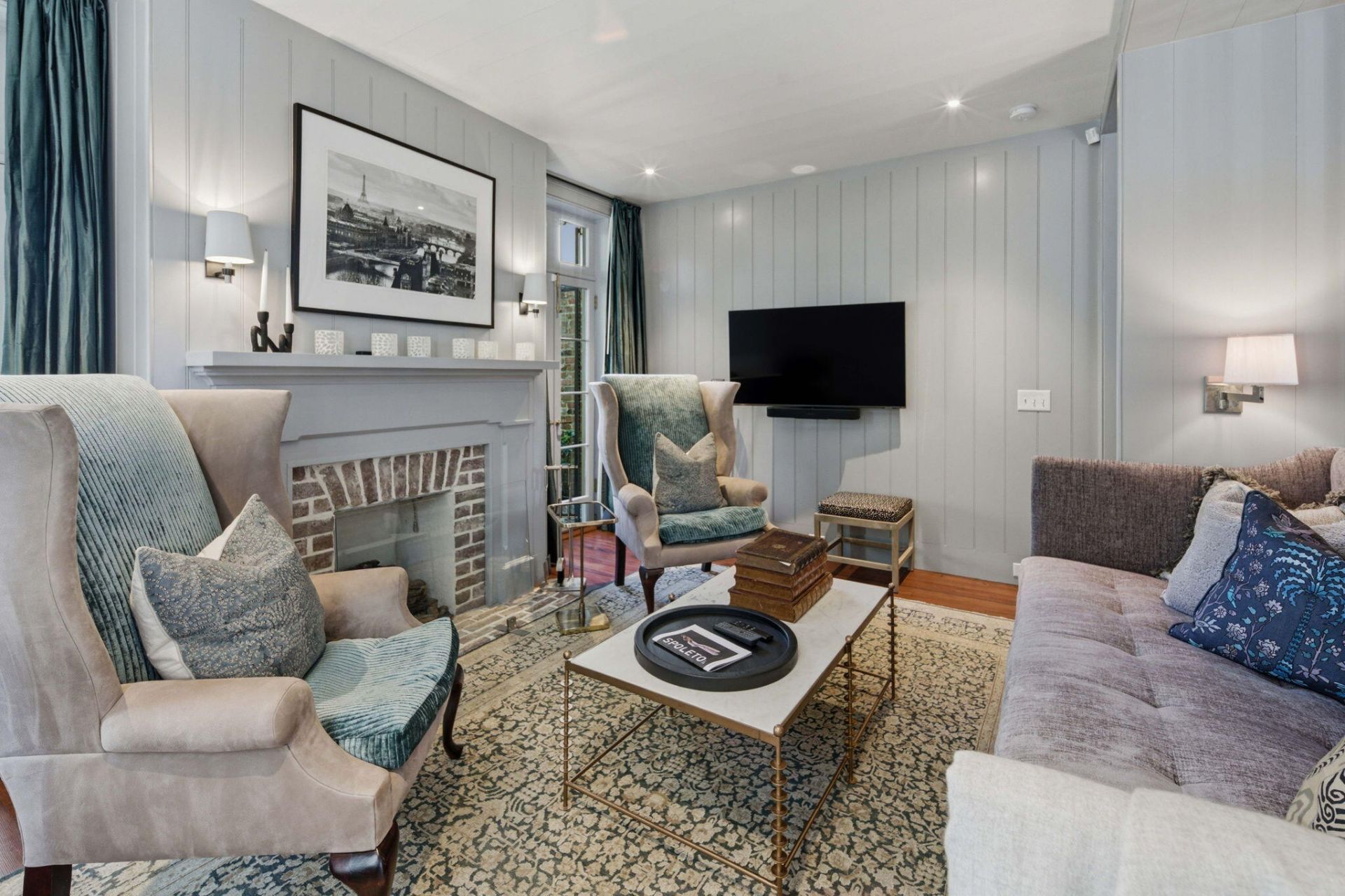 77 King Street Photo 40