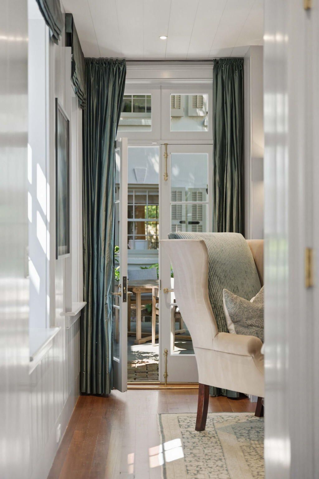 77 King Street Photo 42