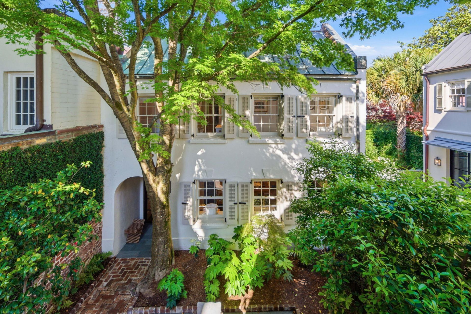 77 King Street Photo 60