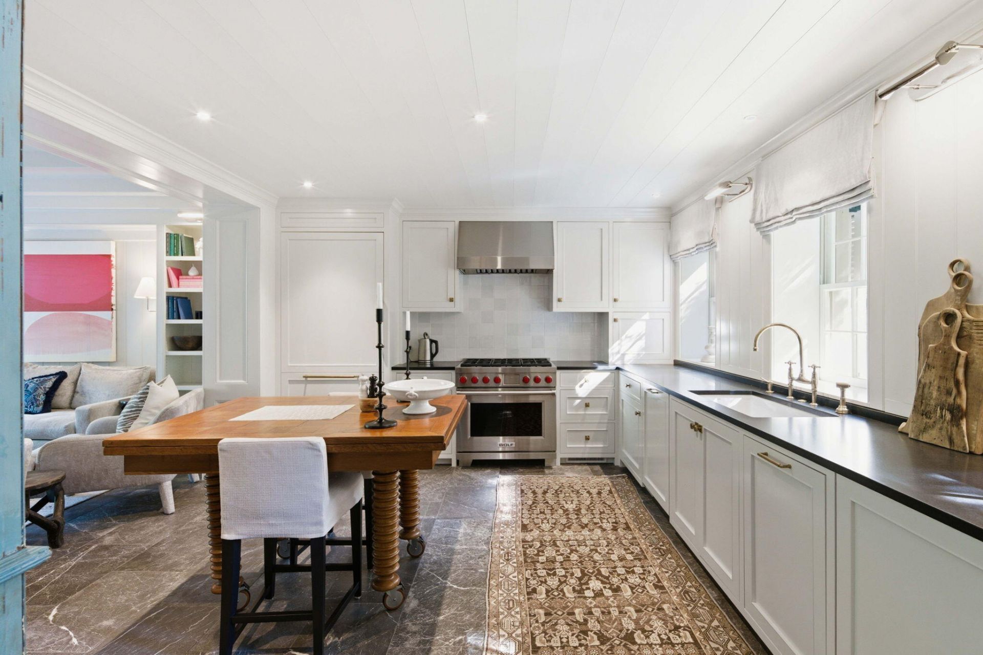 77 King Street Photo 9