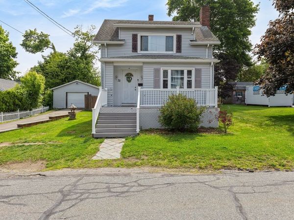 32 Macomber Ave, Swansea, MA 02777