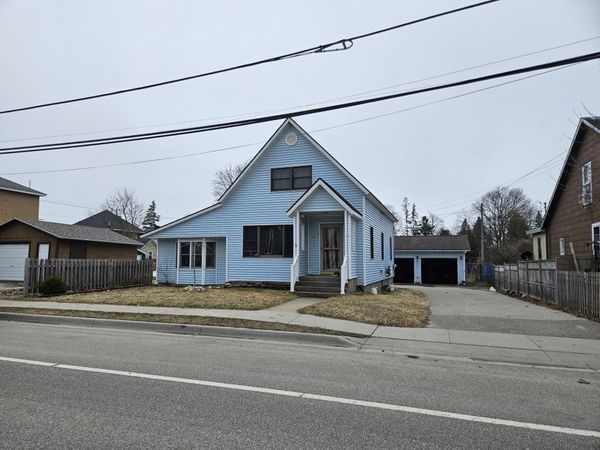 219 E Elk ST, Manistique, MI 49854