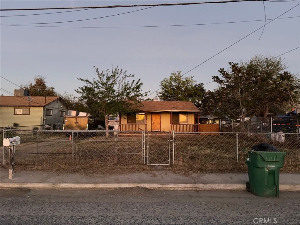 548 Page, Porterville, CA 93257 Main Photo