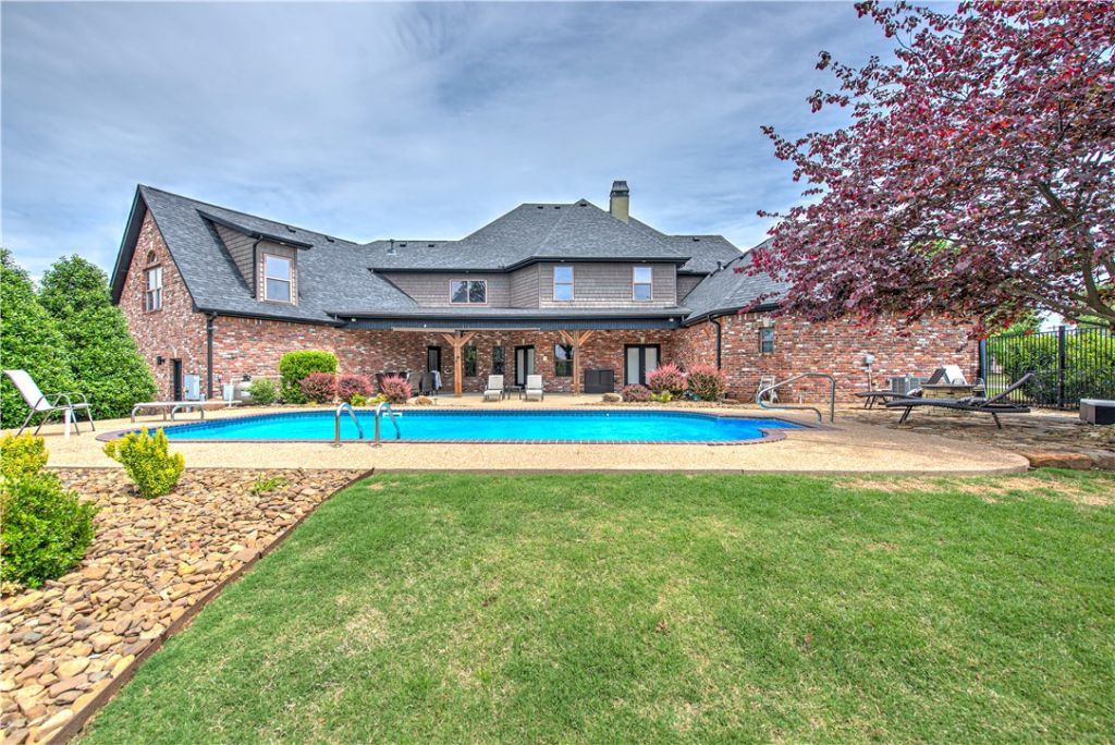 1816 S 27th Place, Rogers, AR 72758 Main Photo