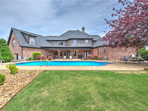 1816 S 27th Place, Rogers, AR 72758