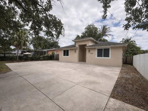 3166 NW 170th St , Miami Gardens, FL 33056