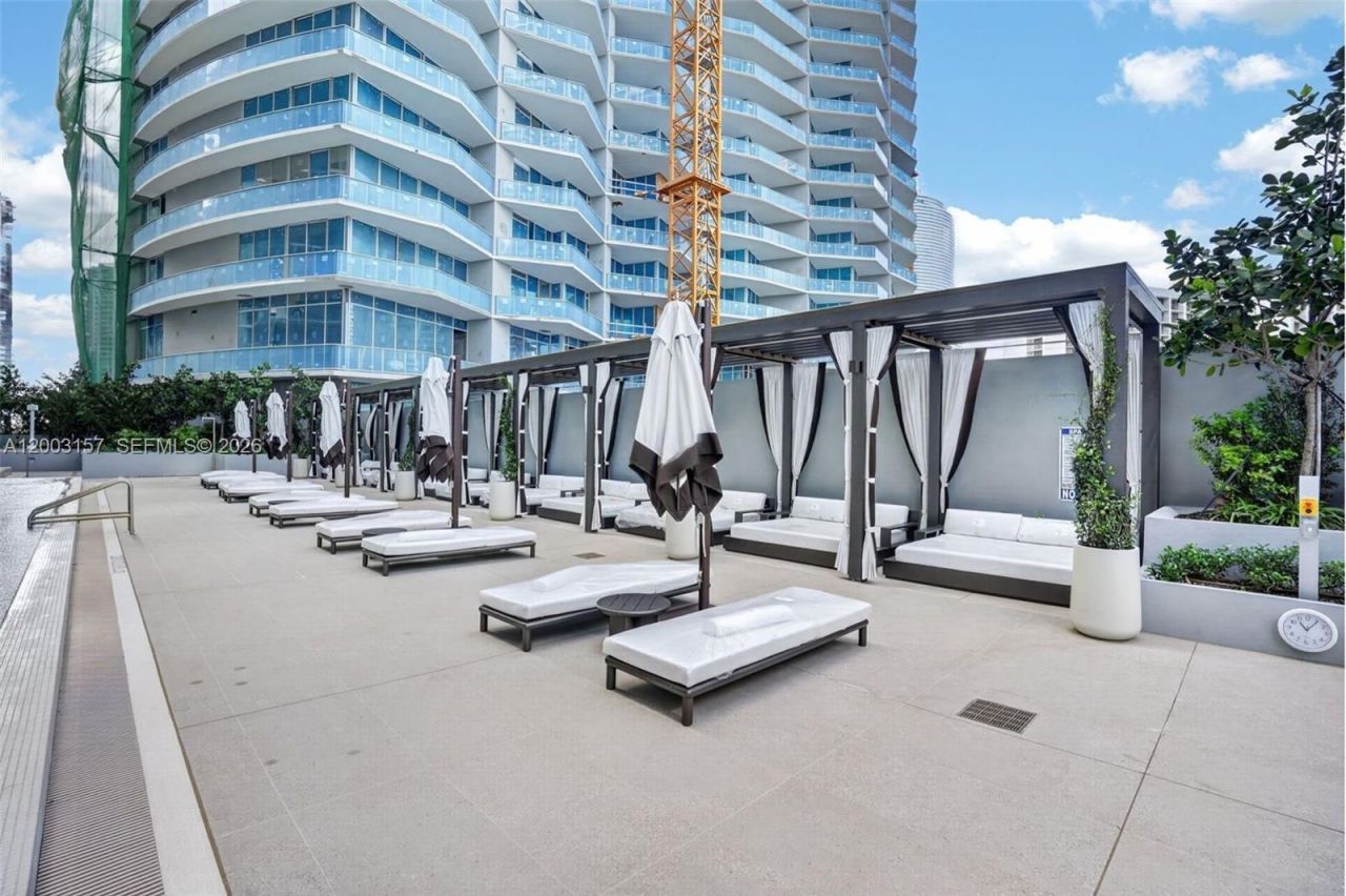 77 SE 5th St, Unit 2705, Miami, FL 33131 Photo
