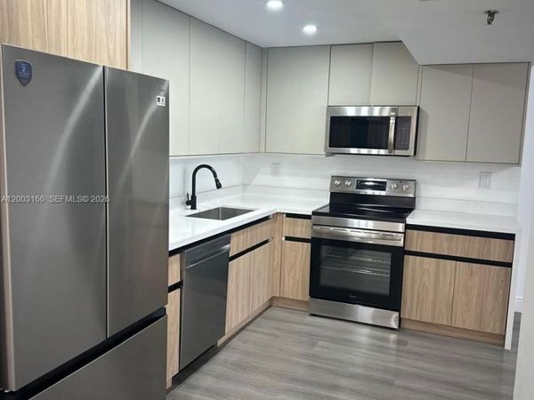 20840 San Simeon Way , Unit 601, Miami, FL 33179