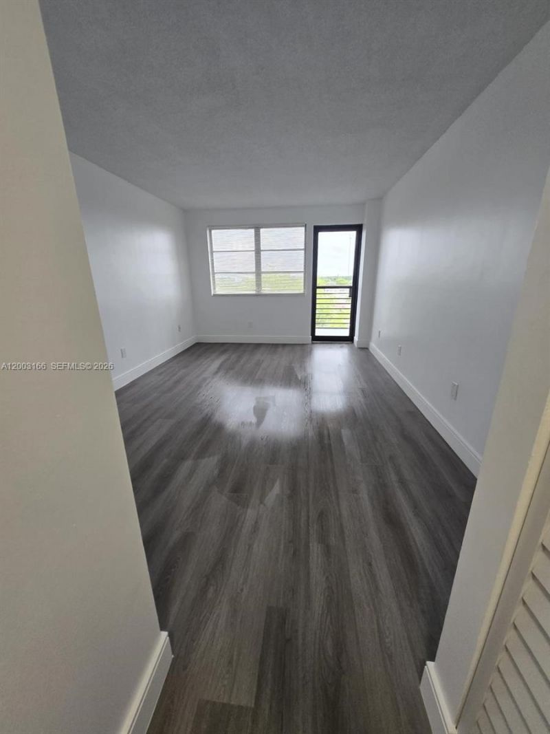 20840 San Simeon Way, Unit 601, Miami, FL 33179 Photo