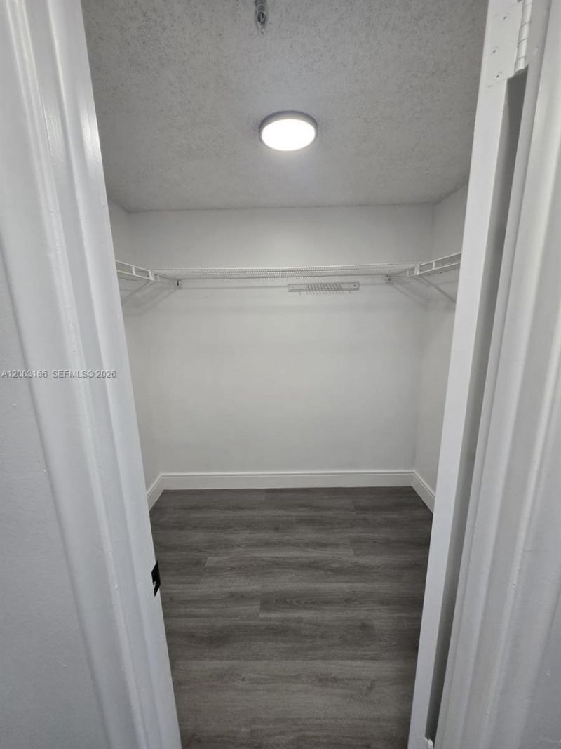 20840 San Simeon Way, Unit 601, Miami, FL 33179 Photo